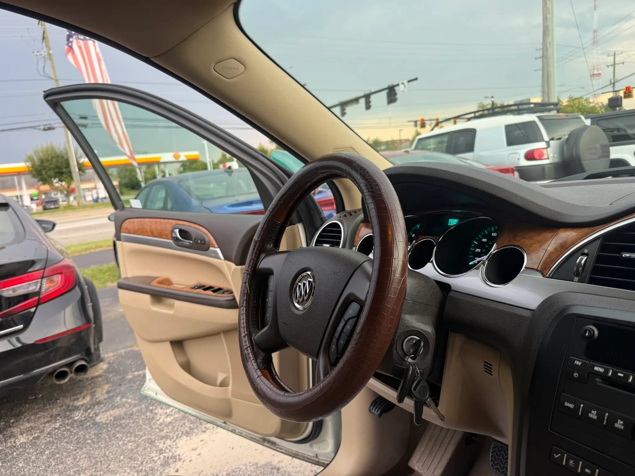 Used 2012 Buick Enclave Leather FWD image 27