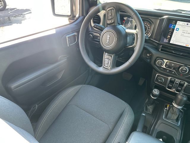 Used 2025 Jeep Wrangler Sport S image 19
