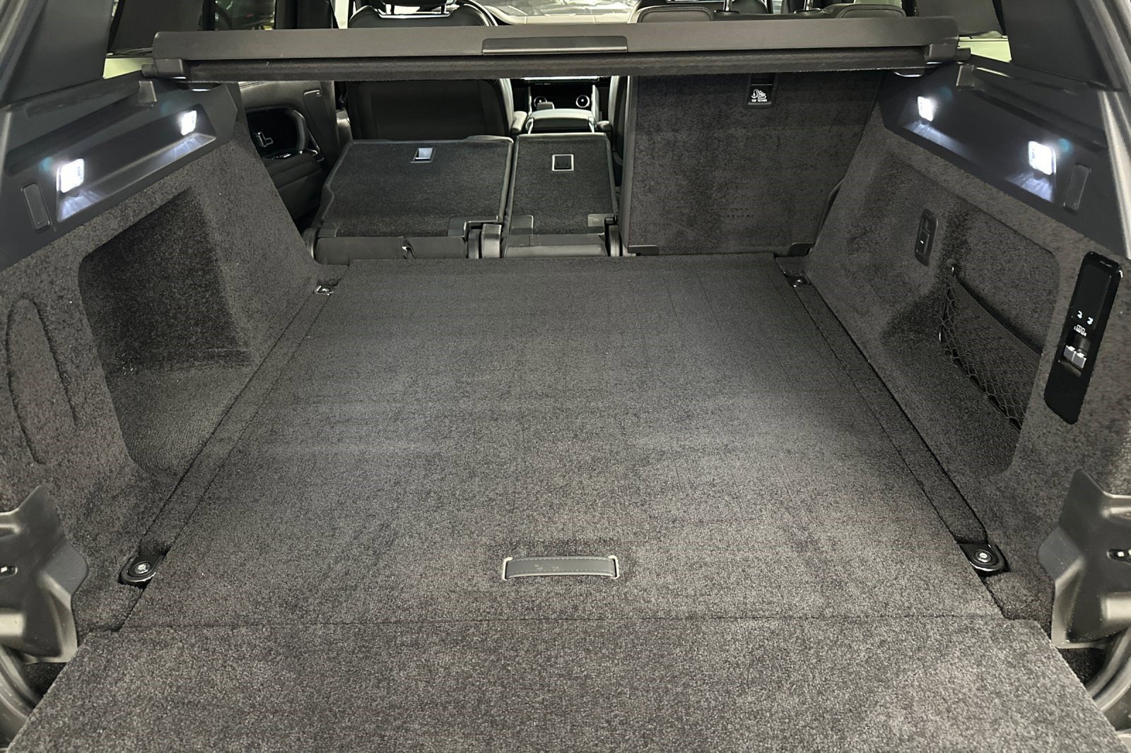 Used 2023 Land Rover Range Rover SE image 33