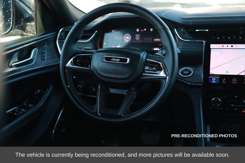 Used 2023 Jeep Grand Cherokee Overland w/ Advanced Protech Group III image 24