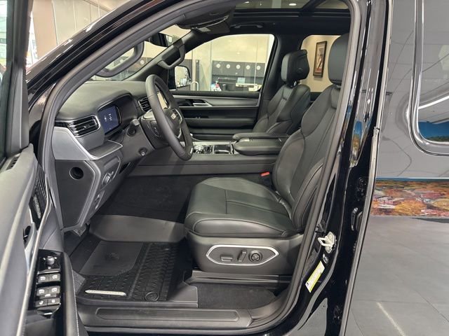 New 2026 Jeep Grand Wagoneer 4WD image 25