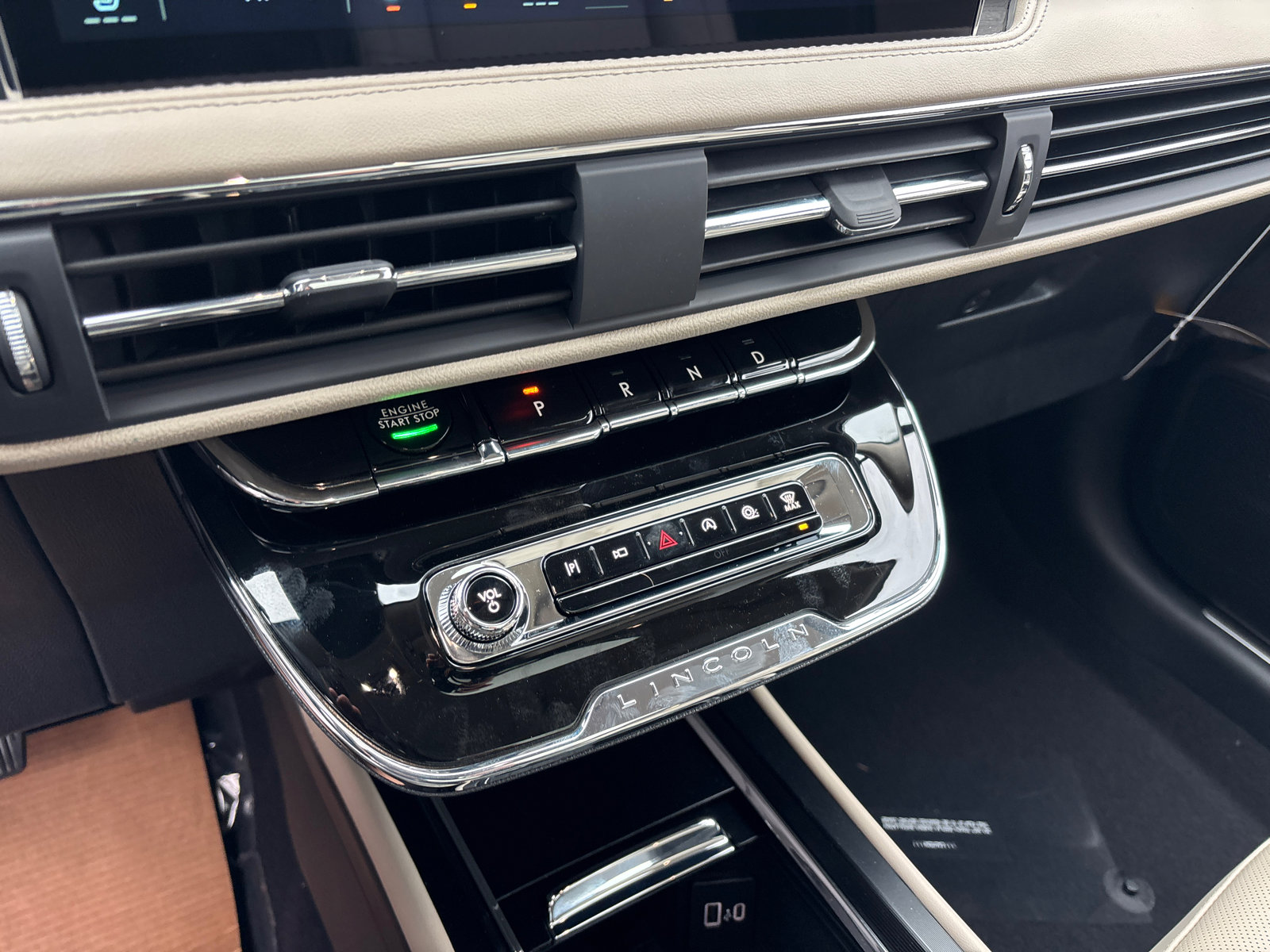 New 2026 Lincoln Corsair Premiere image 22