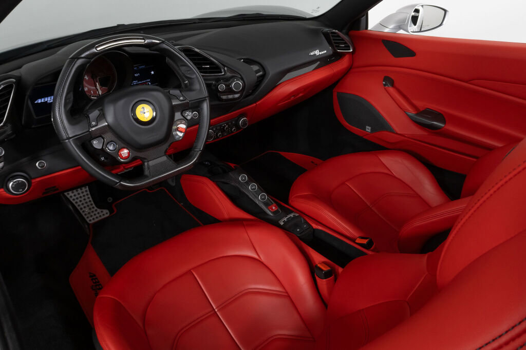 Used 2018 Ferrari 488 Spider image 43