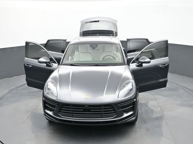Certified 2021 Porsche Macan Turbo AWD/4WD image 31