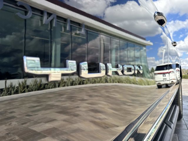 Used 2024 GMC Yukon XL SLT image 9