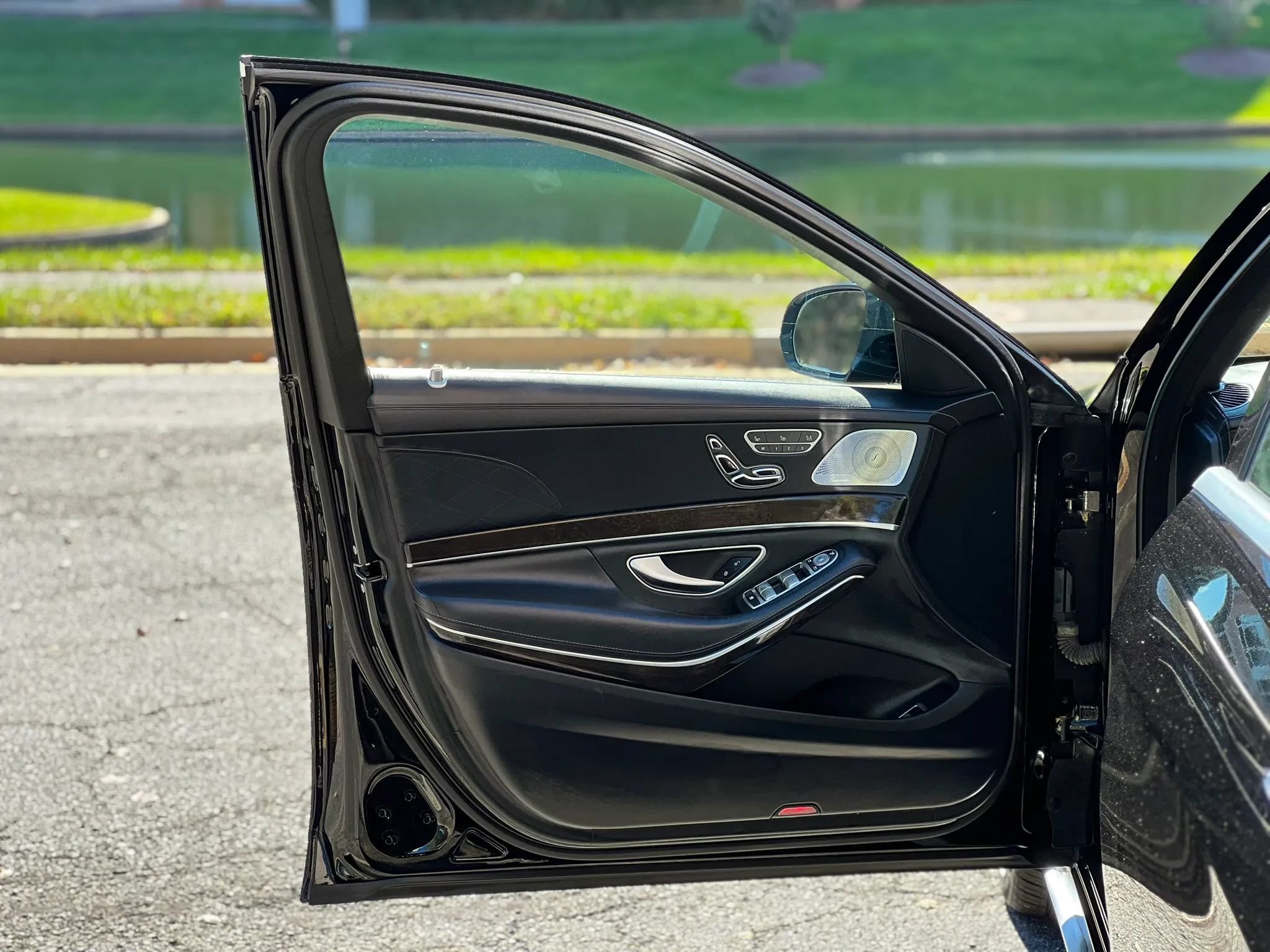 Used 2015 Mercedes-Benz S 63 AMG 4MATIC Sedan image 47