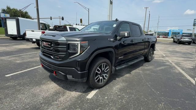 Used 2023 GMC Sierra 1500 AT4 w/ AT4 Preferred Package AWD/4WD image 4