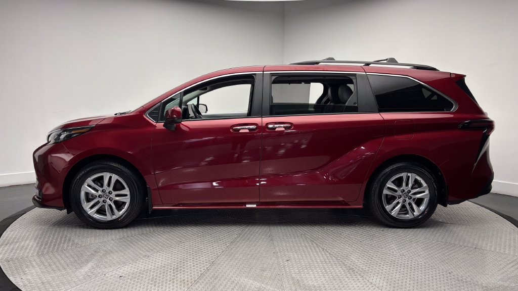Certified 2025 Toyota Sienna XLE w/ XLE Plus Package AWD/4WD image 4