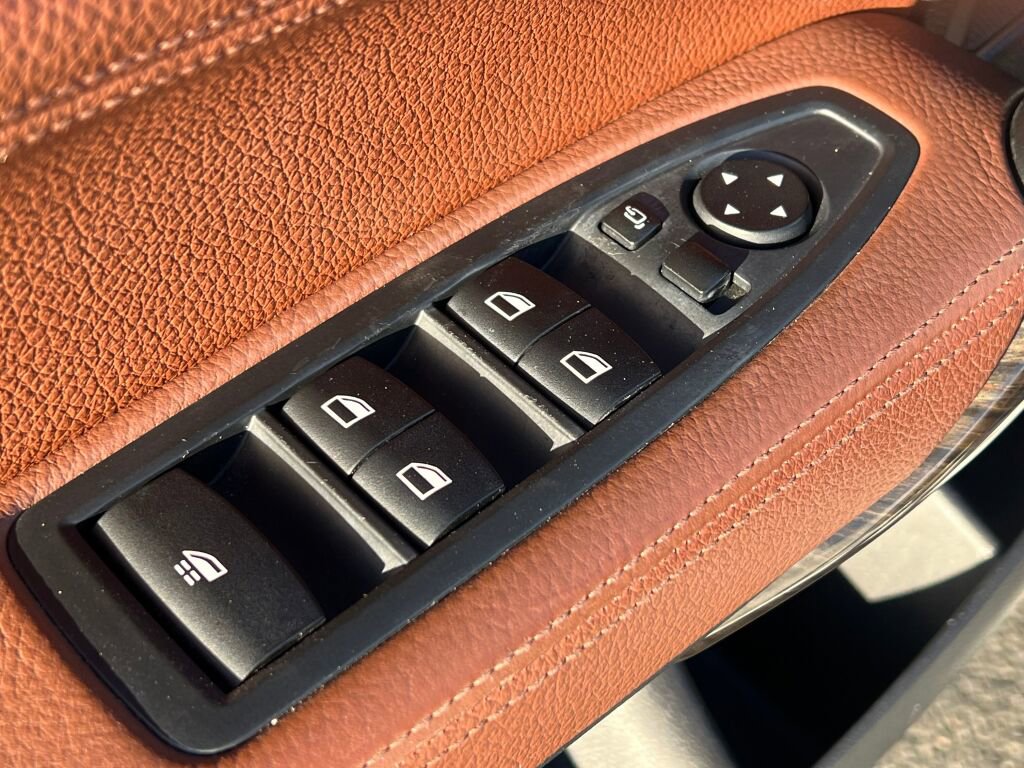 Used 2016 BMW 228i Convertible image 22