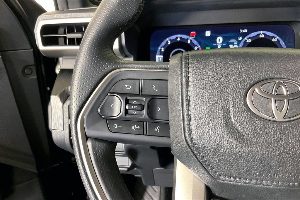 Used 2025 Toyota 4Runner Platinum AWD/4WD image 21