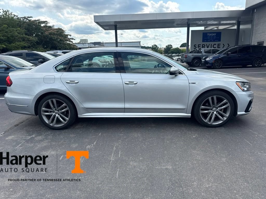 Used 2017 Volkswagen Passat 1.8T R-Line FWD image 6
