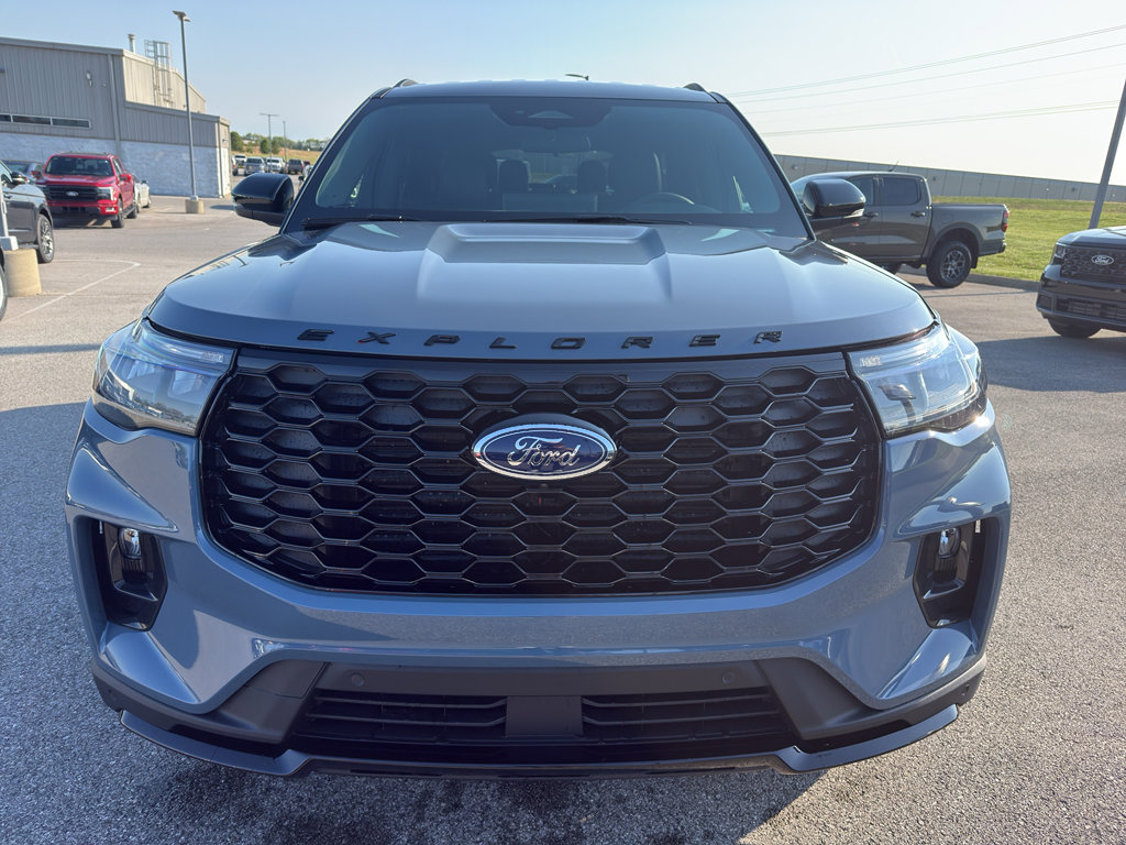 New 2026 Ford Explorer ST-Line AWD/4WD image 2