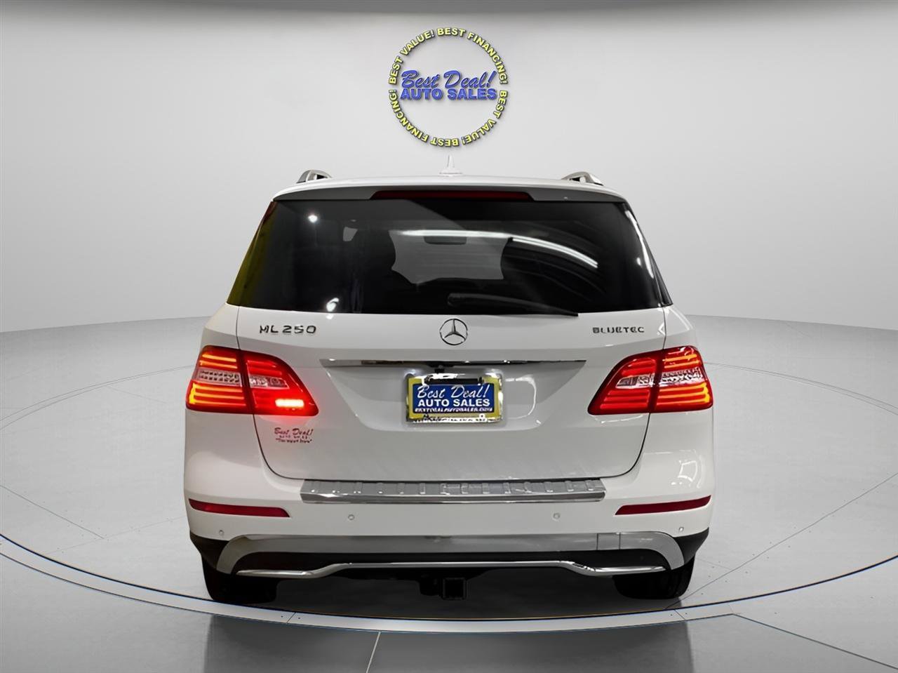 Used 2015 Mercedes-Benz ML 250 BlueTEC 4MATIC w/ Premium 1 Package image 4