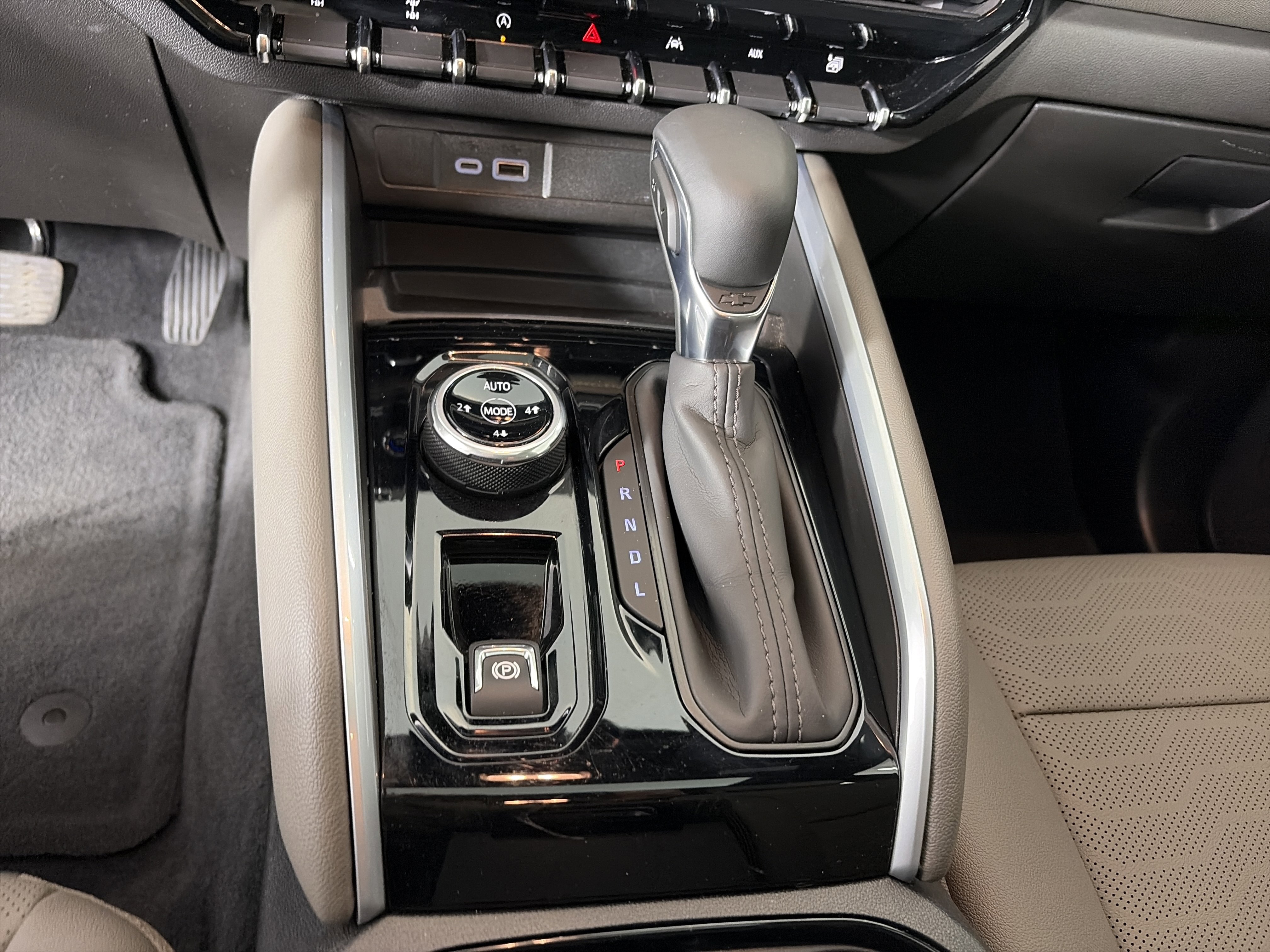 Certified 2025 Chevrolet Colorado ZR2 w/ Midnight Edition image 29