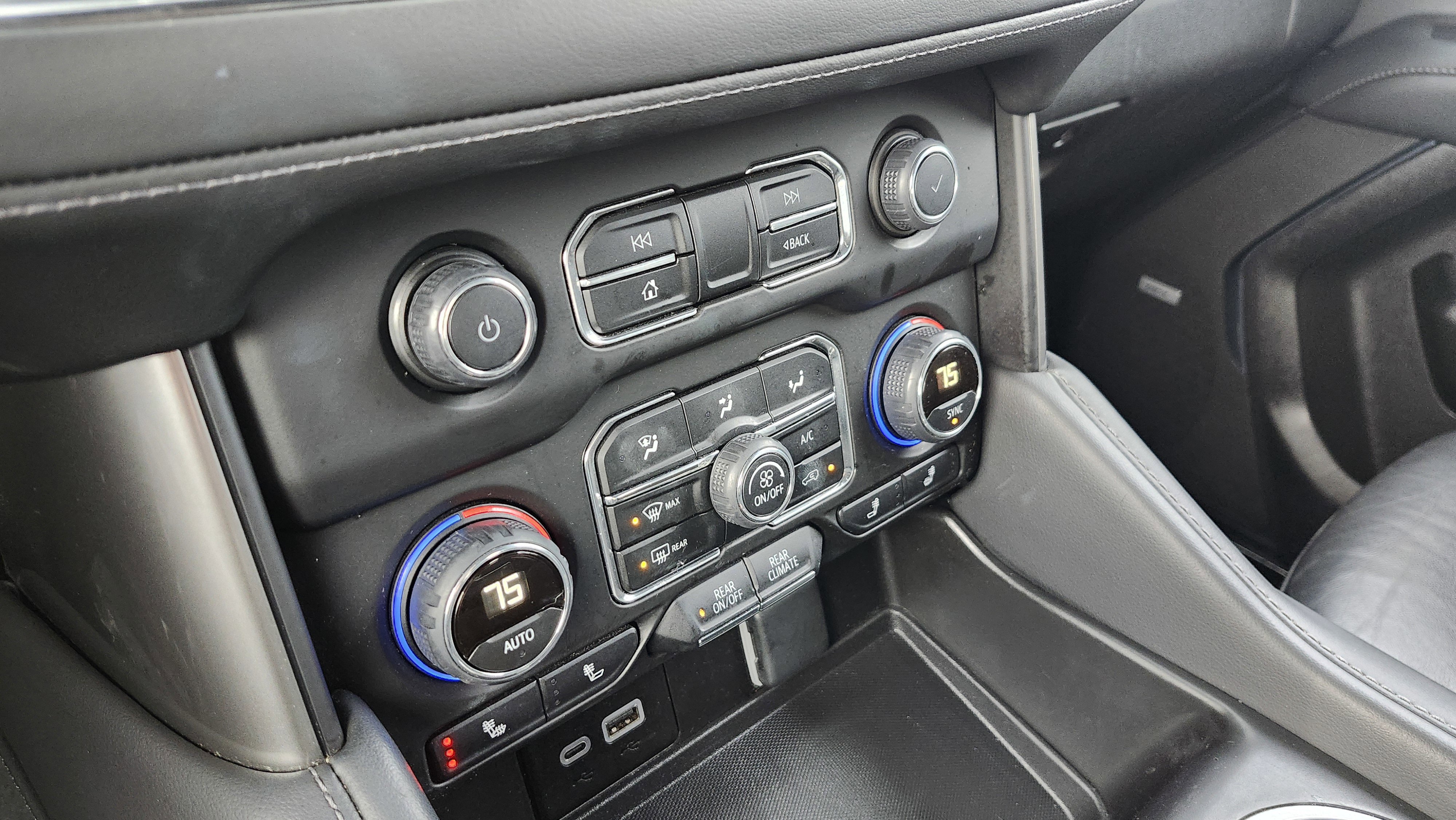 Used 2024 Chevrolet Tahoe LT image 34