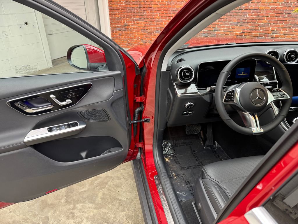 Used 2026 Mercedes-Benz GLC 300 GLC 300 image 9