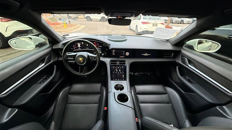 Used 2022 Porsche Taycan image 22