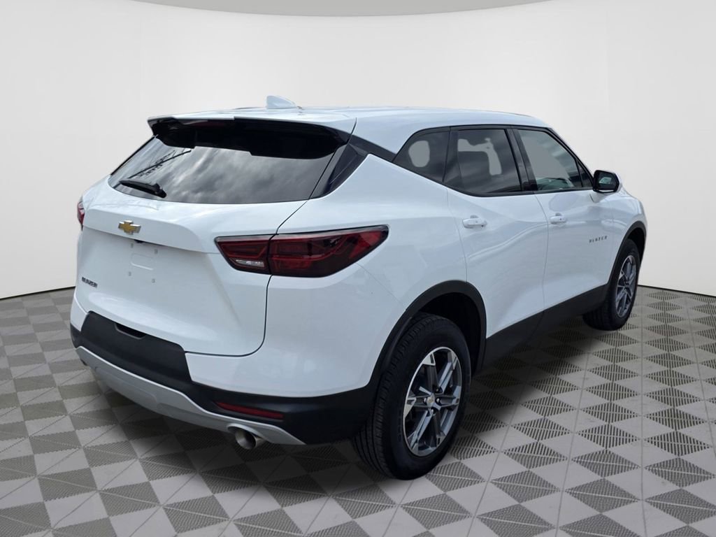 Used 2024 Chevrolet Blazer LT image 9
