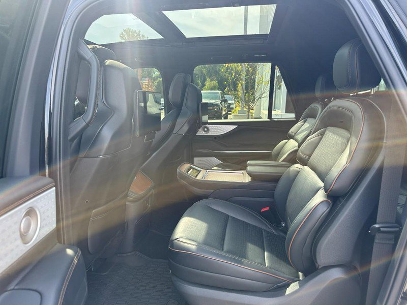 Certified 2025 Lincoln Navigator L Black Label image 9