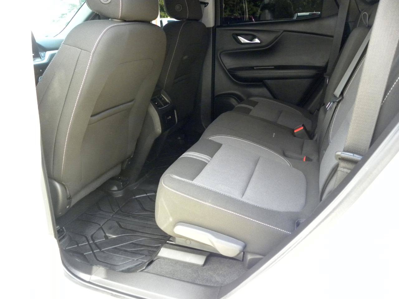 Used 2024 Chevrolet Blazer LT w/ Convenience Package FWD image 16