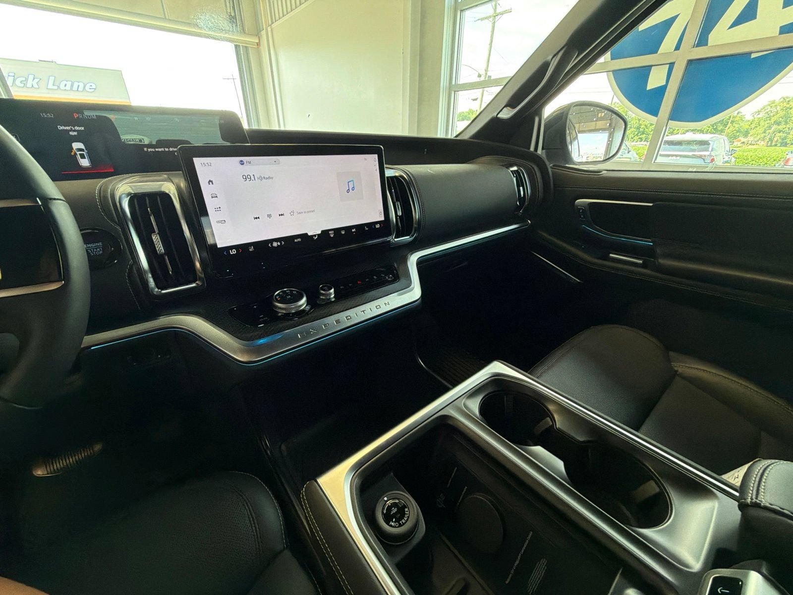 New 2027 Ford Expedition Platinum w/ Stealth Appearance Package AWD/4WD image 25