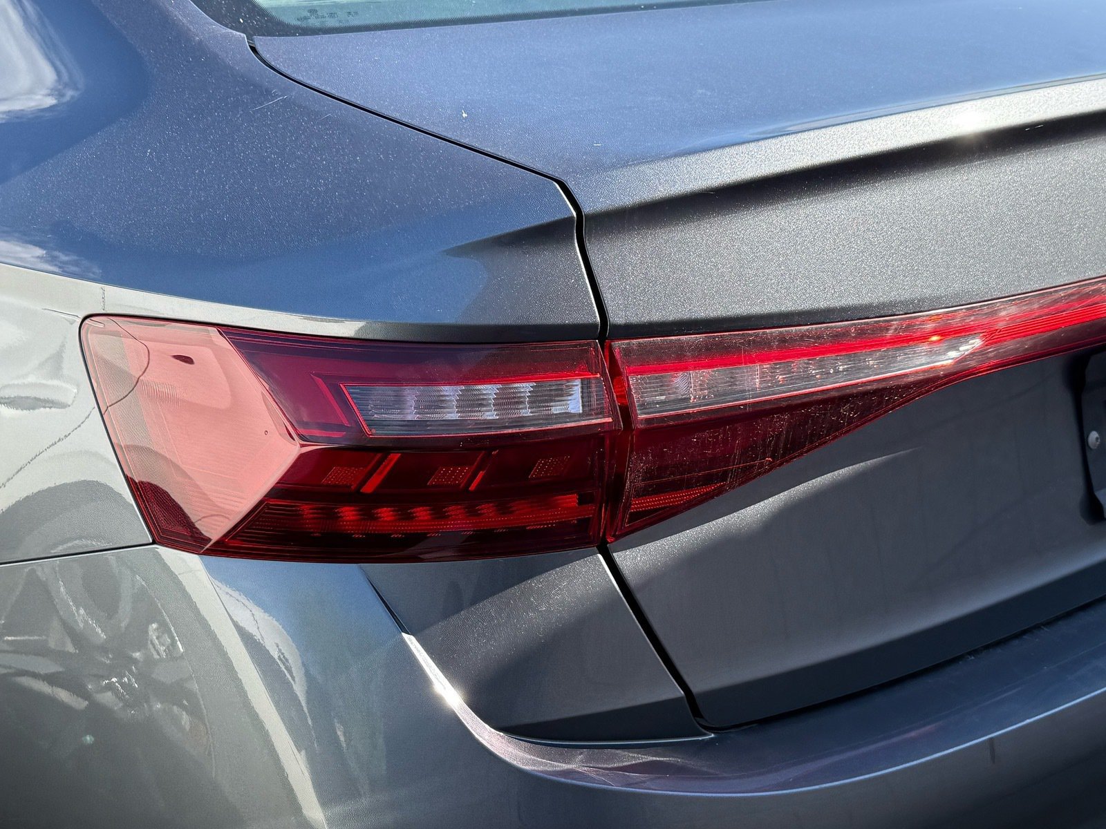 Used 2025 Volkswagen Jetta SE FWD image 9
