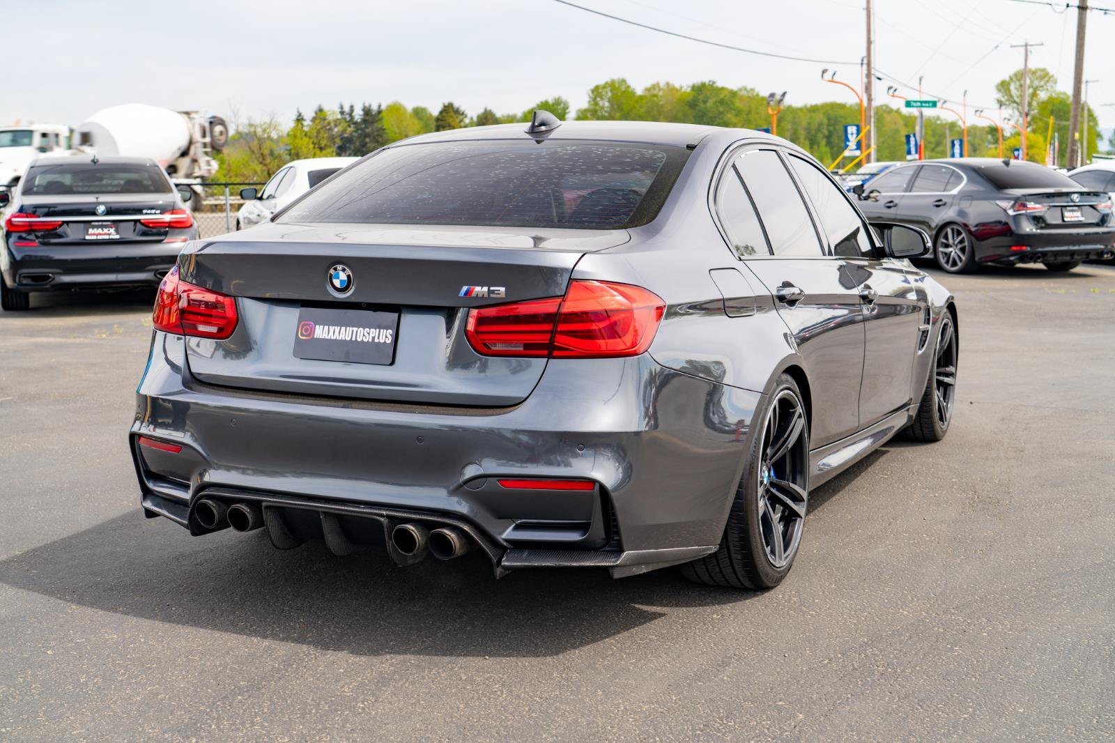 Used 2016 BMW M3 RWD image 8