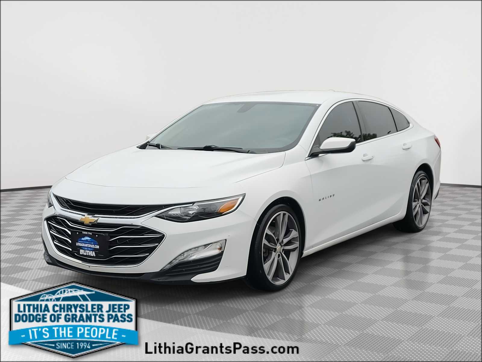 Used 2022 Chevrolet Malibu LT image 1