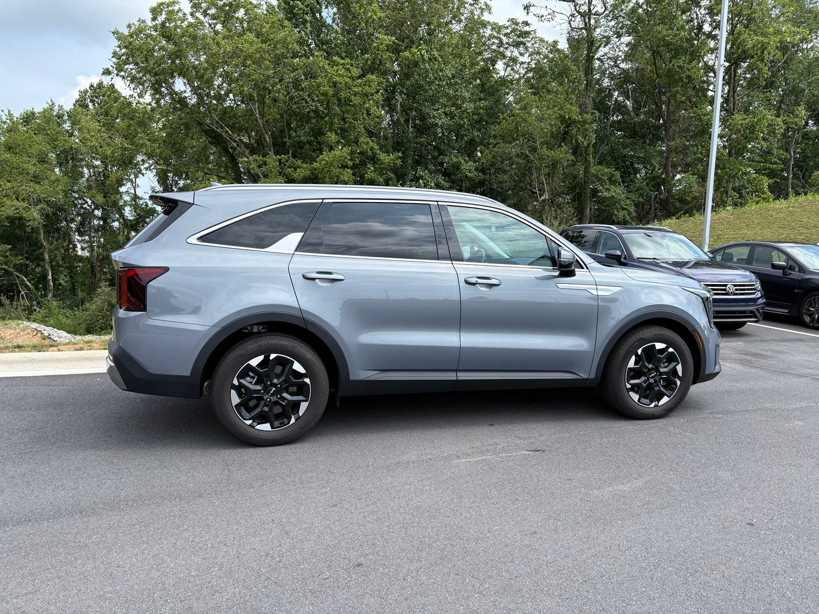 Used 2025 Kia Sorento S FWD image 7