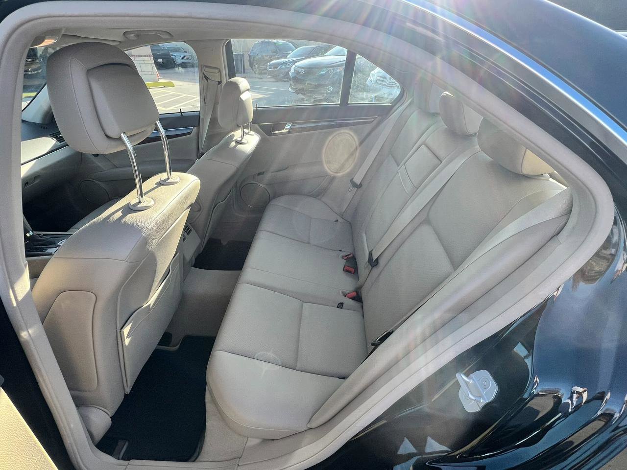 Used 2010 Mercedes-Benz C 300 Sedan image 21