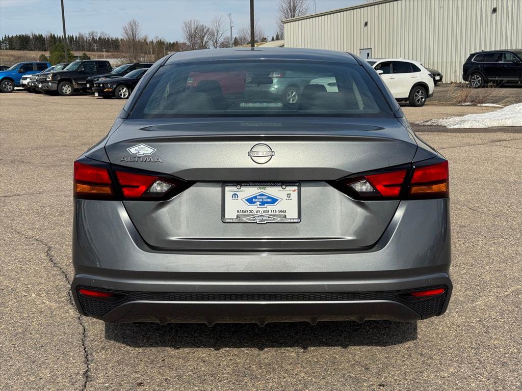 Used 2023 Nissan Altima 2.5 S FWD image 3