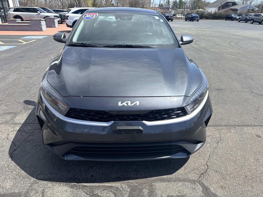 Used 2023 Kia Forte LXS image 9