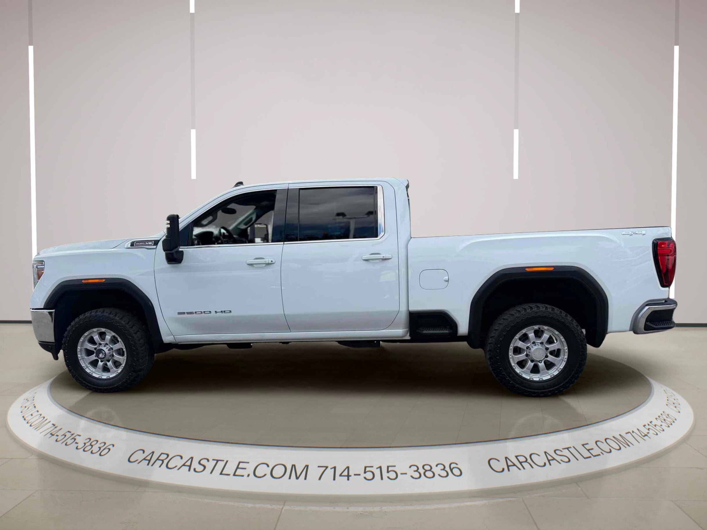 Used 2022 GMC Sierra 2500 SLE w/ Preferred Package AWD/4WD image 2