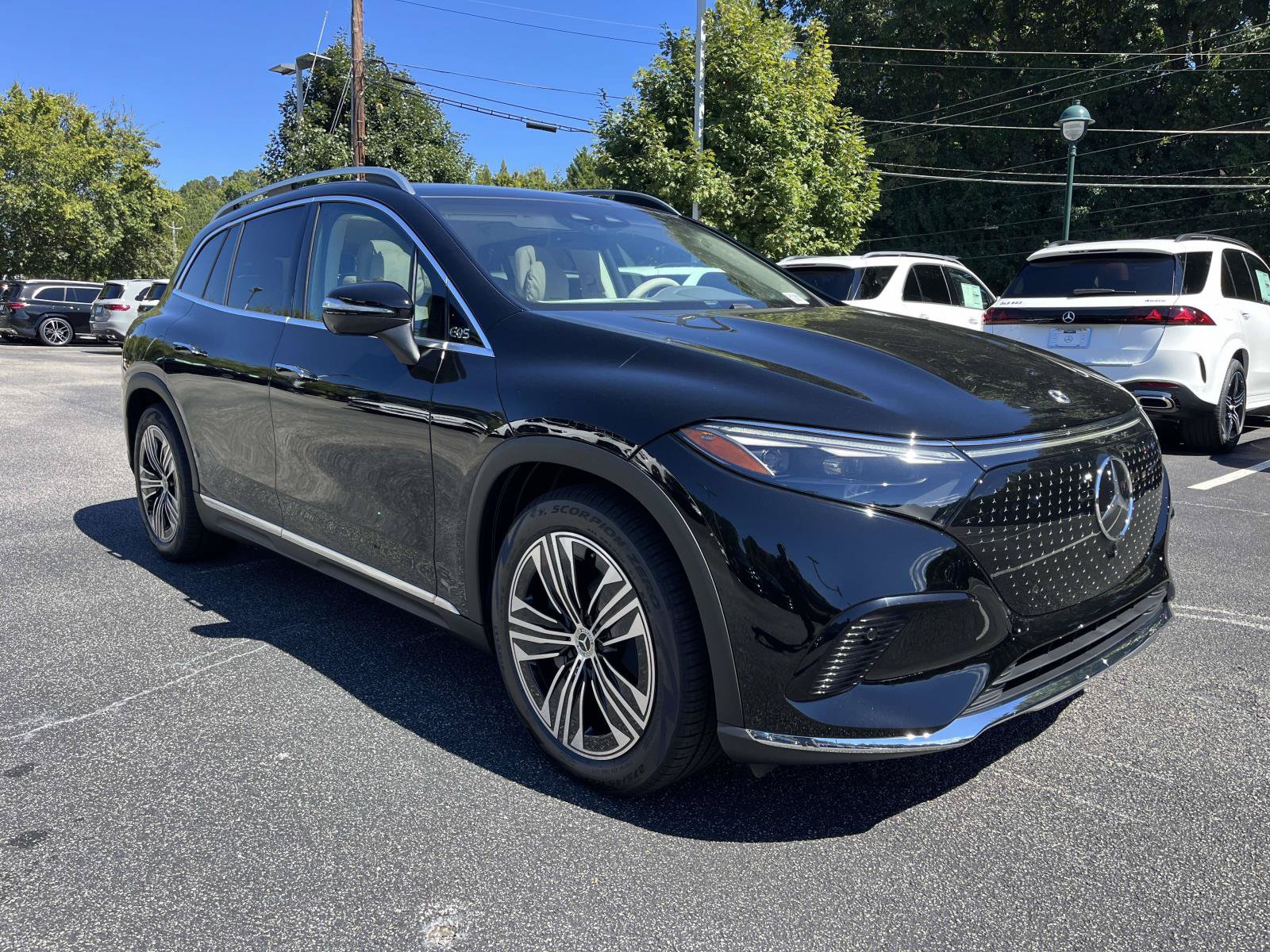 New 2027 Mercedes-Benz EQS 400 4MATIC SUV image 5