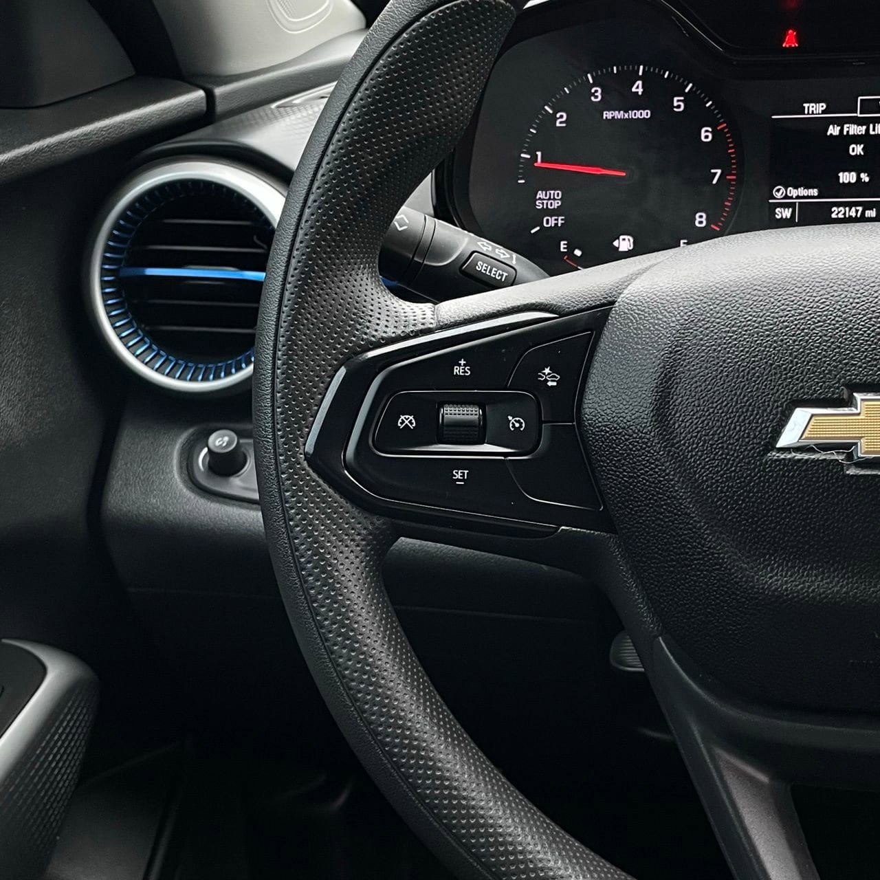 Used 2024 Chevrolet Trax LS w/ LS Convenience Package FWD image 13