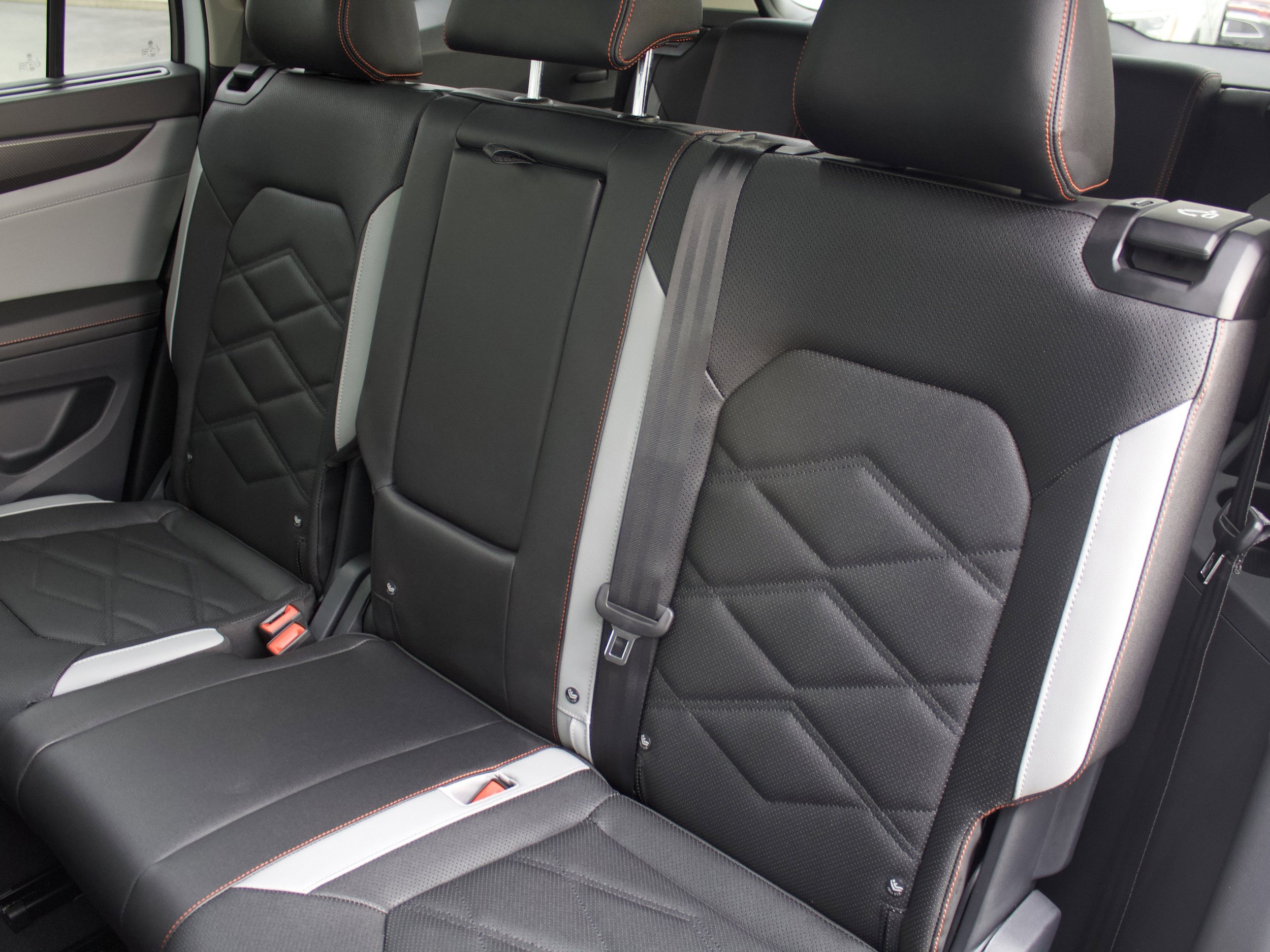 New 2026 Volkswagen Atlas Peak Edition AWD/4WD image 28