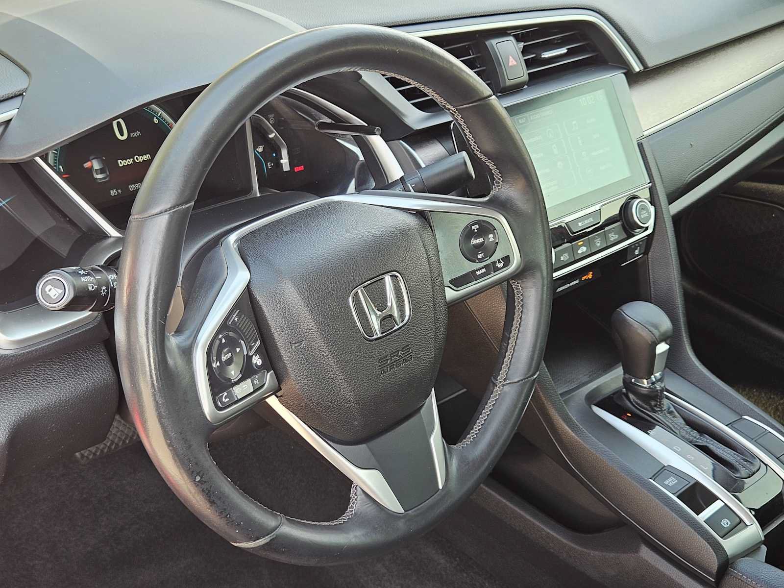 Used 2018 Honda Civic Touring image 2