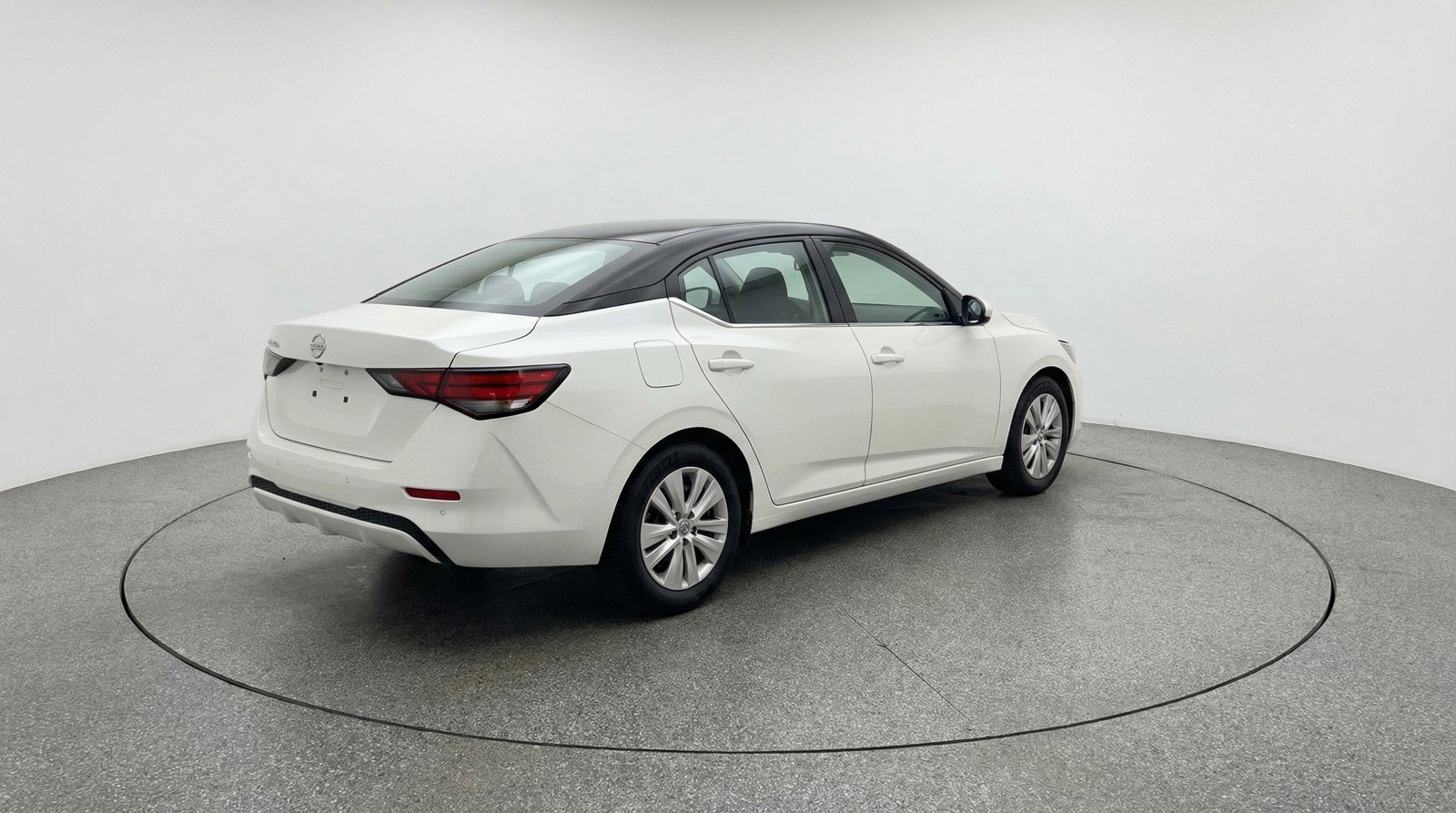 Used 2025 Nissan Sentra S FWD image 9