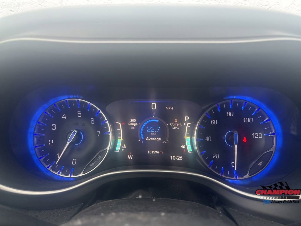 Used 2022 Chrysler Pacifica Touring-L image 18