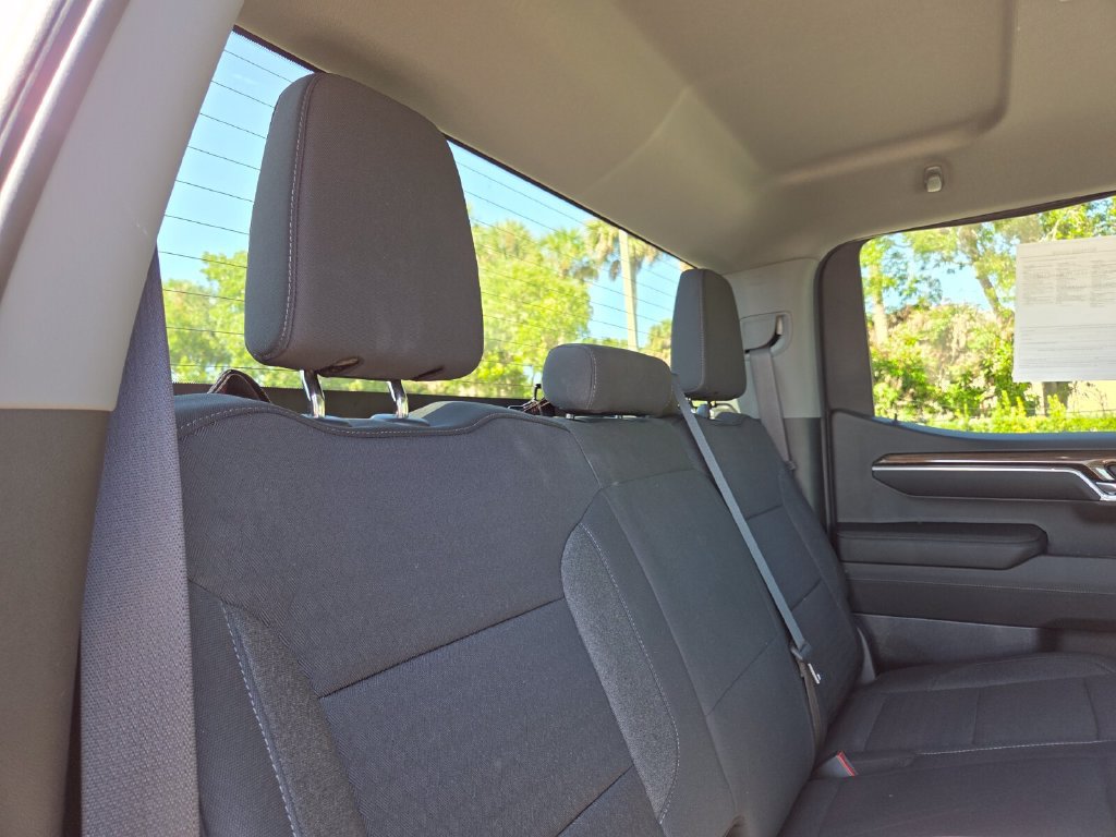 Used 2023 Chevrolet Silverado 1500 LT AWD/4WD image 19