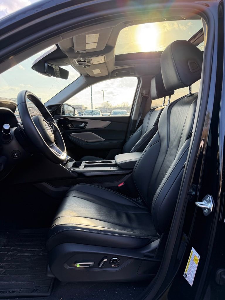 Certified 2025 Acura MDX w/ Technology Package image 11