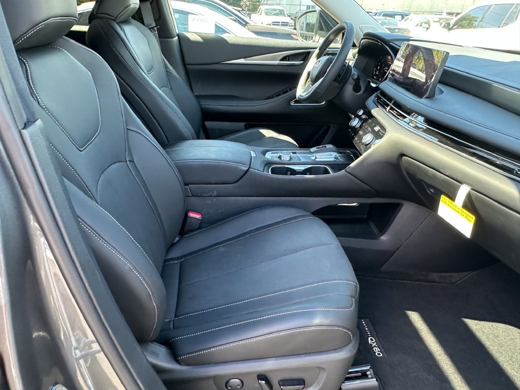 Used 2027 INFINITI QX60 Luxe w/ Cargo Package FWD image 15