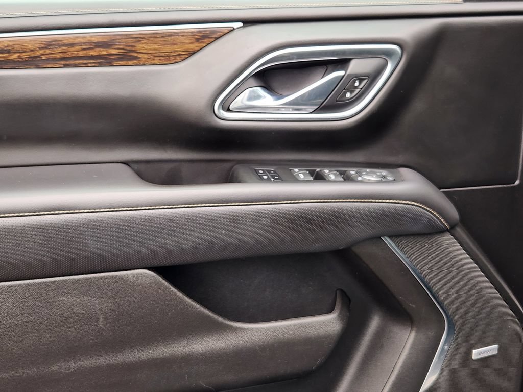 Used 2021 Chevrolet Suburban Premier AWD/4WD image 15