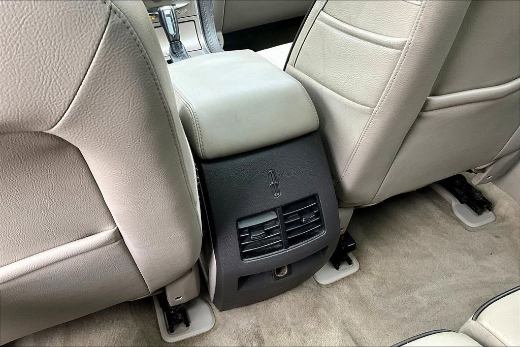 Used 2015 Lincoln MKX AWD w/ Equipment Group 102A image 10