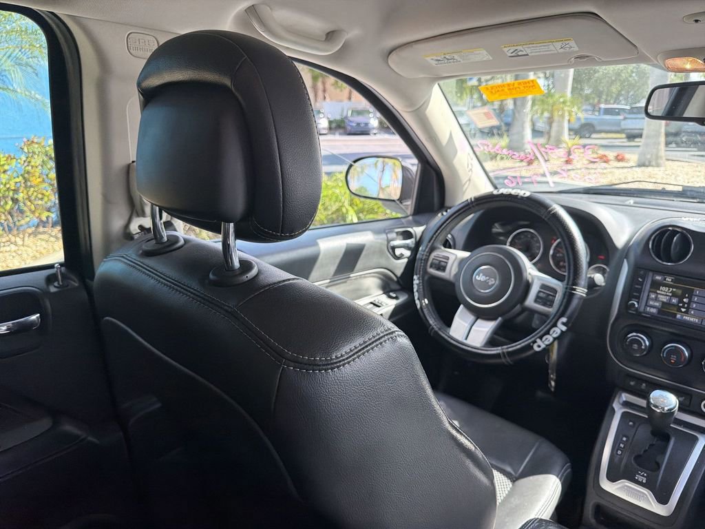Used 2014 Jeep Compass Latitude FWD image 17