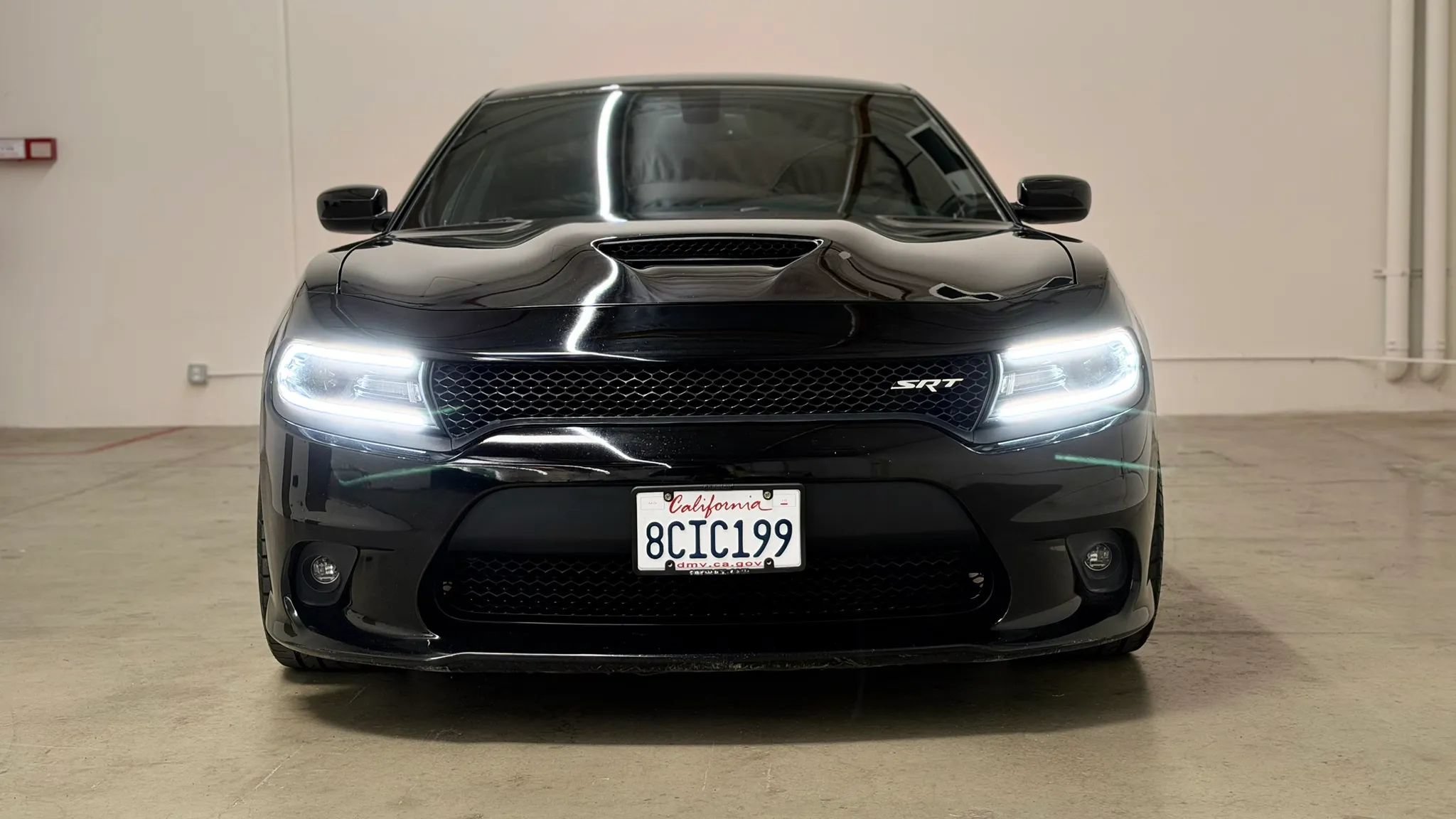 Used 2015 Dodge Charger SRT w/ Harman/Kardon Audio Group RWD image 5