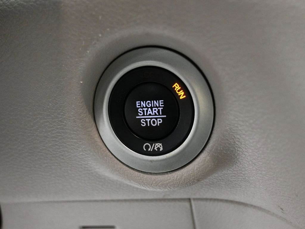 Used 2023 Chrysler Voyager LX image 22
