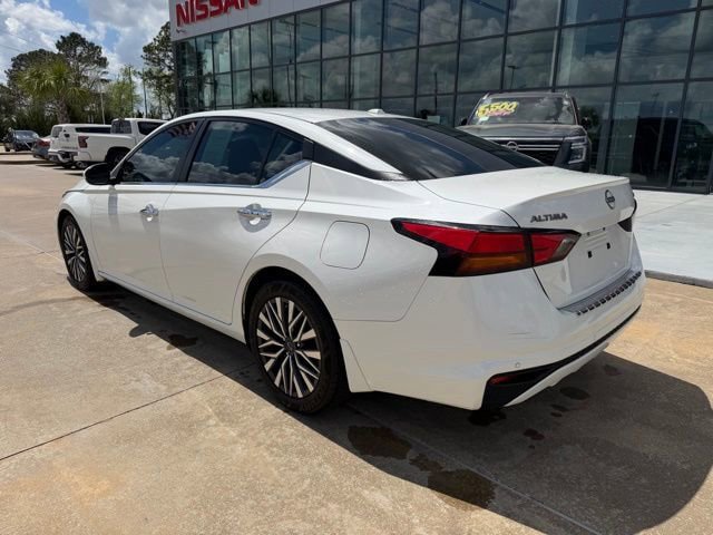 Used 2023 Nissan Altima 2.5 SV FWD image 3
