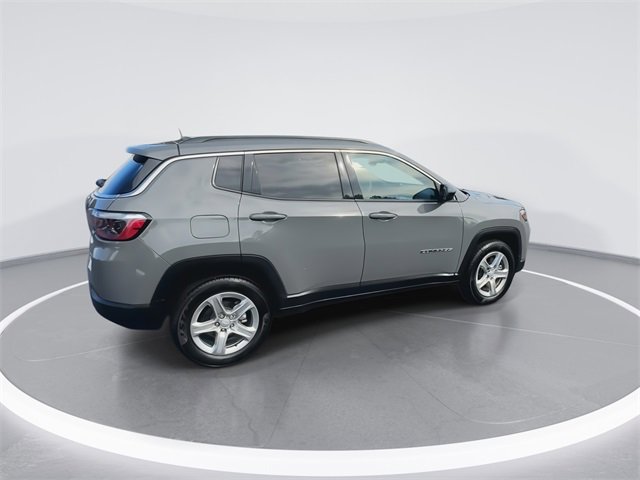 Used 2024 Jeep Compass Latitude image 9