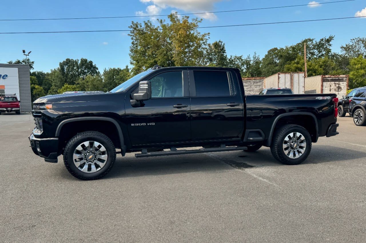 Used 2024 Chevrolet Silverado 2500 Custom w/ Custom Value Package AWD/4WD image 6